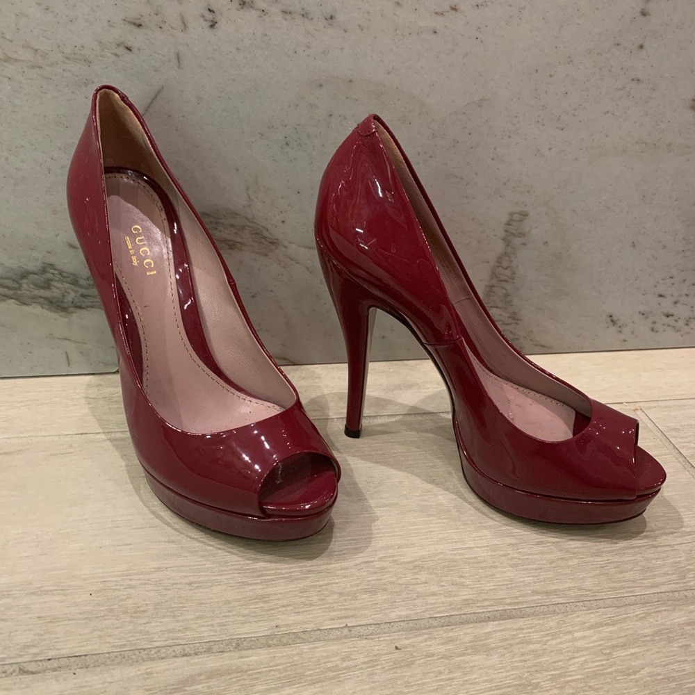Gucci Patent peep toe size 37.5